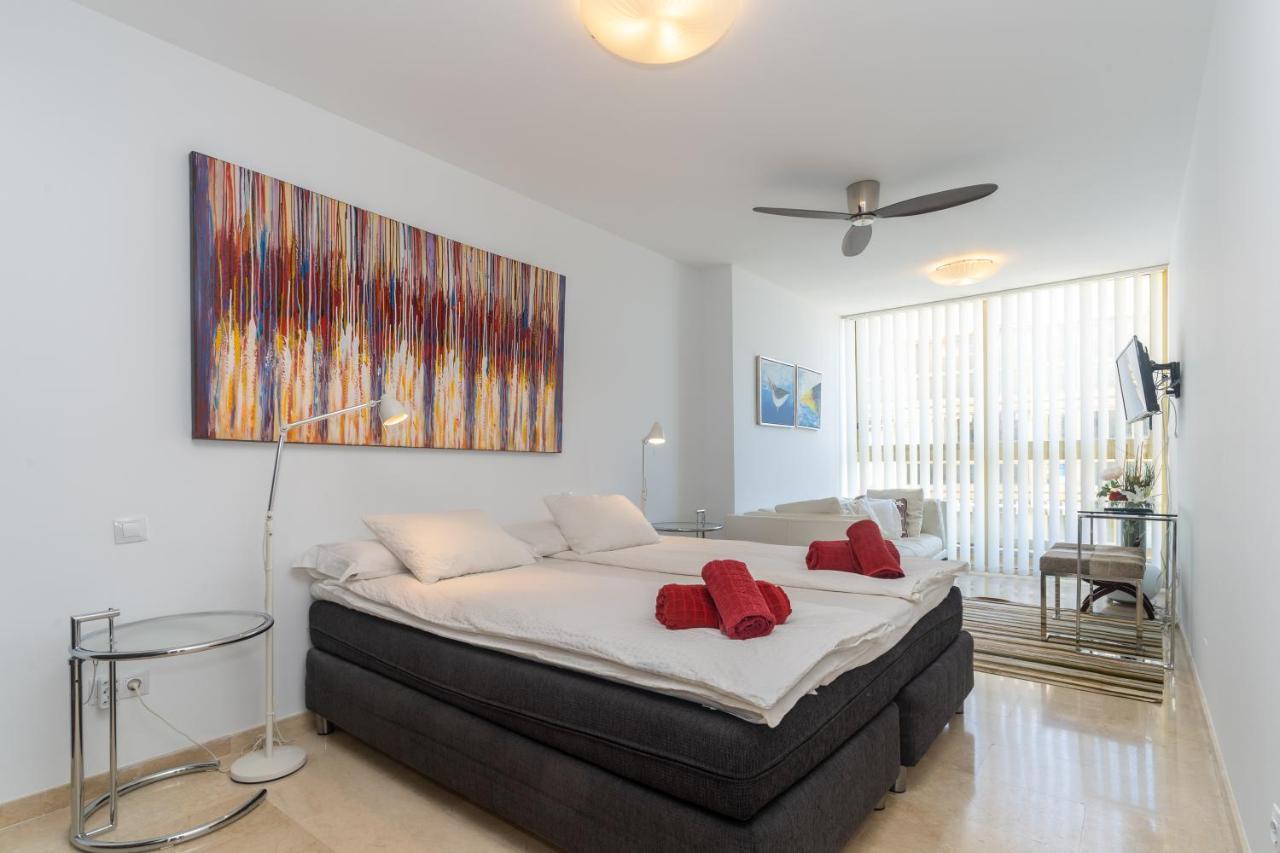 Unique First Line Apartment Марбелья Экстерьер фото