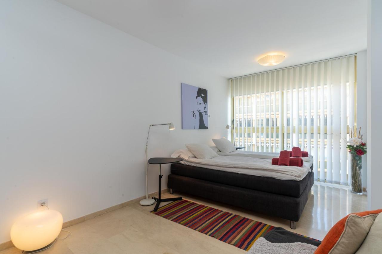 Unique First Line Apartment Марбелья Экстерьер фото